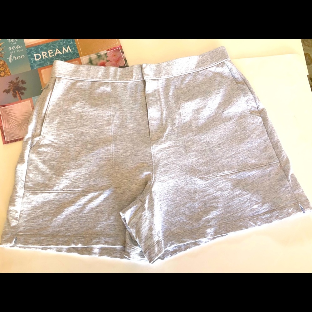 Lululemon Women’s 10, the lab Shorts, EUC